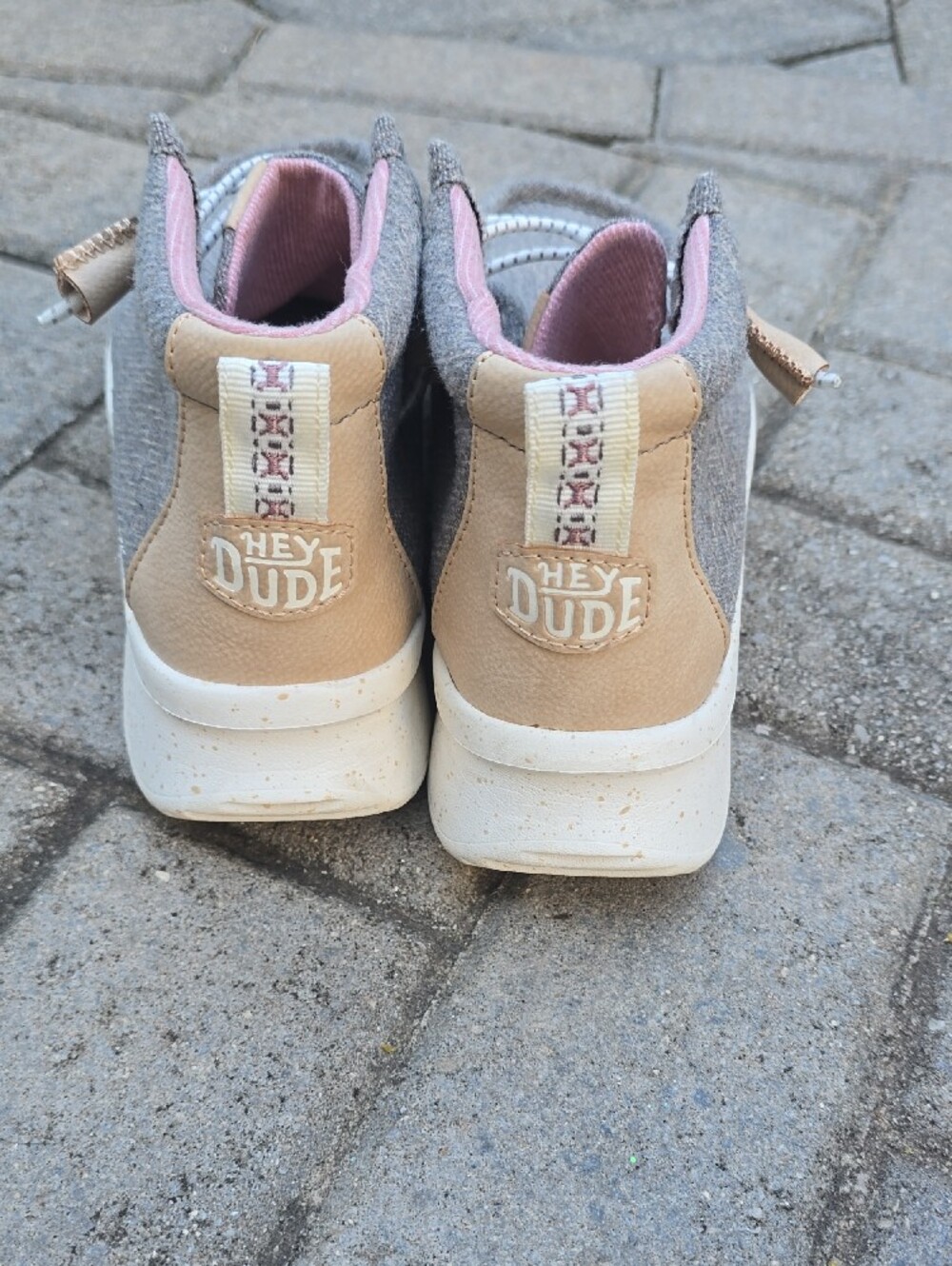 Womens Size 7 Platform Hey Dude Casual Gray High-Top Shoes with Pink Lining - Picture 2 of 6